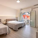 Maxim Hotel 3*