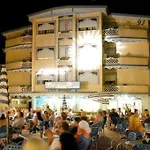 Maxim Hotel 3*