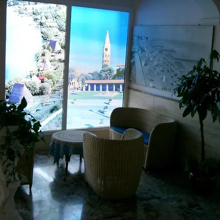 Ξενοδοχείο Maxim 3*