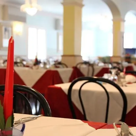 Maxim Otel