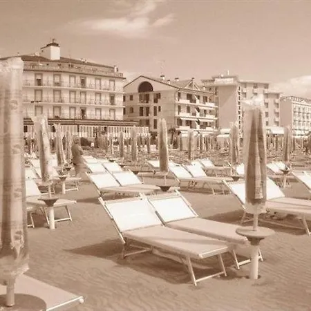 Maxim Hotel